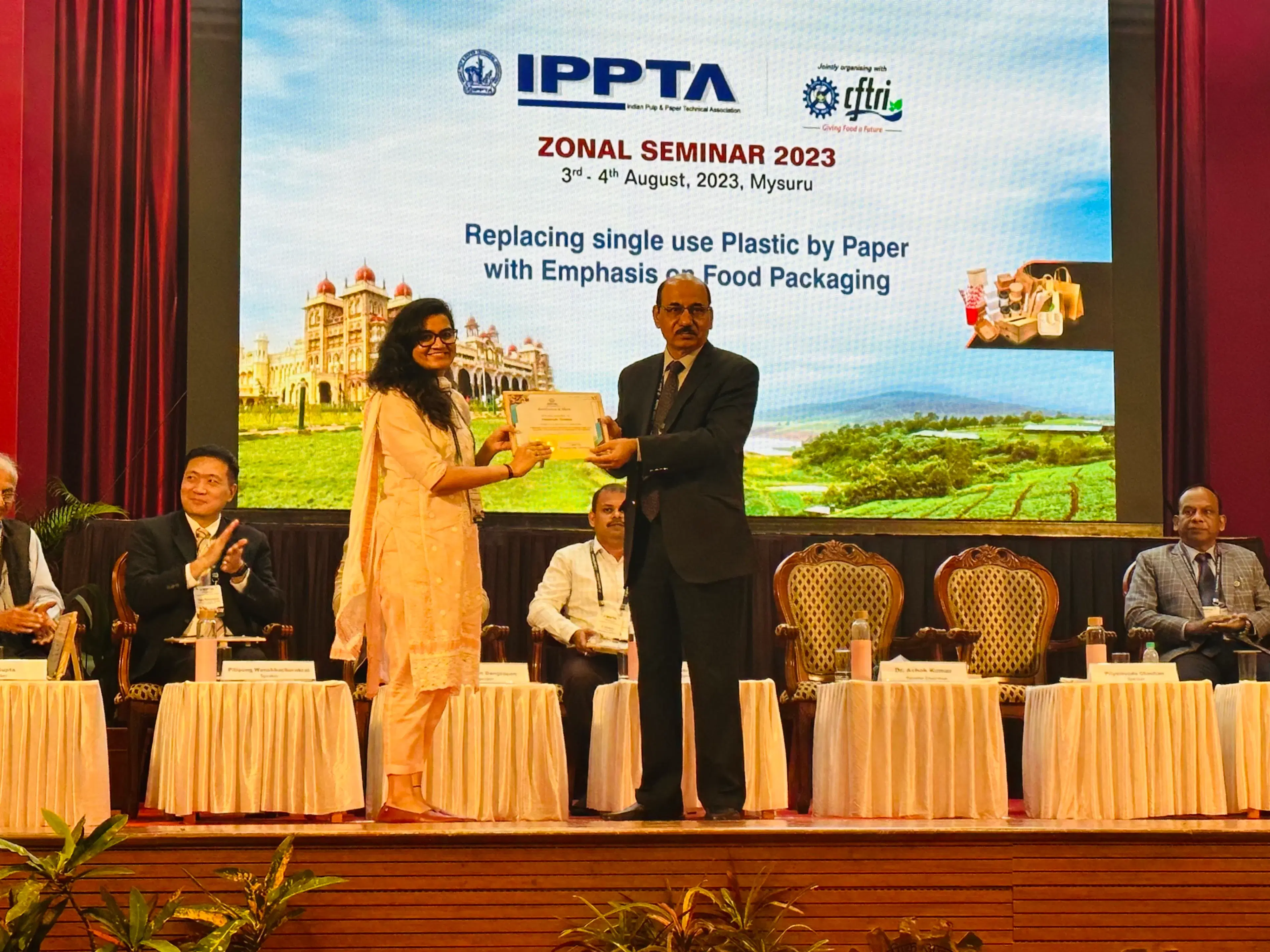 Artificial Intelligence-Enabled Green Manufacturing of Molded Fiber Products